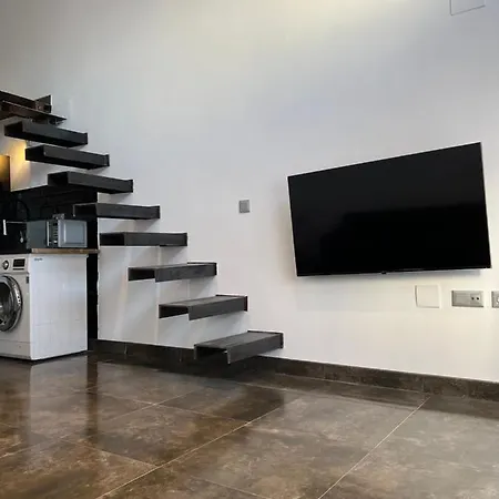 Mini Duplex Moderno Bien Ubicado. Apartamento Tarifa