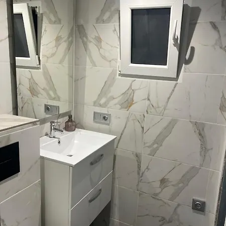 Apartamento Mini Duplex Moderno Bien Ubicado. *